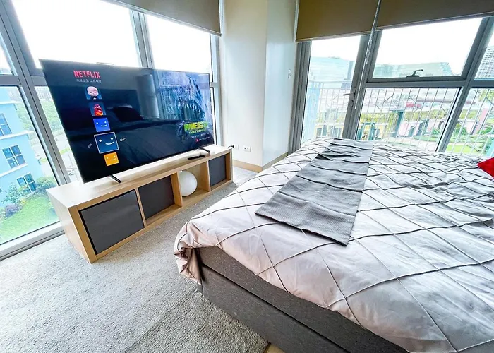 Luxury 2br Corner Near Solaire & Okada Ii Sunset * マニラ市