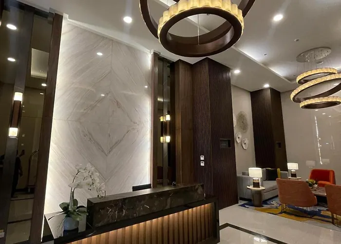 Luxury 2br Corner Near Solaire & Okada Ii Sunset アパート *