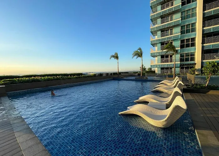 Luxury 2br Corner Near Solaire & Okada Ii Sunset マニラ市