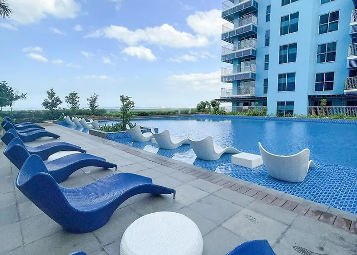 Luxury 2br Corner Near Solaire & Okada Ii Sunset マニラ市