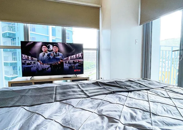 Luxury 2br Corner Near Solaire & Okada Ii Sunset アパート