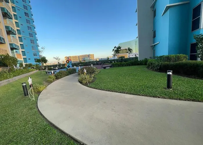 Luxury 2br Corner Near Solaire & Okada Ii Sunset アパート マニラ市